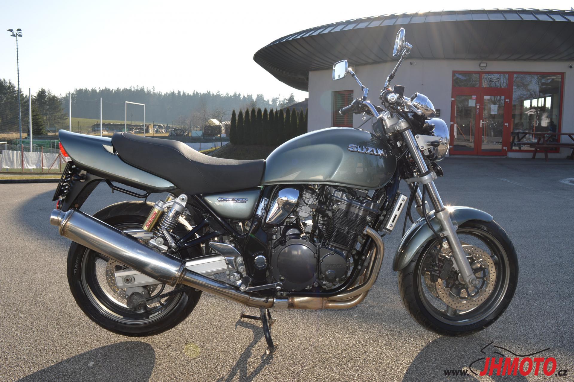 Suzuki gsx 750 inazuma